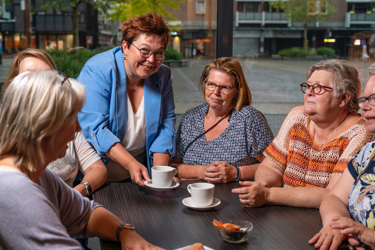 Ouders met elkaar in gesprek